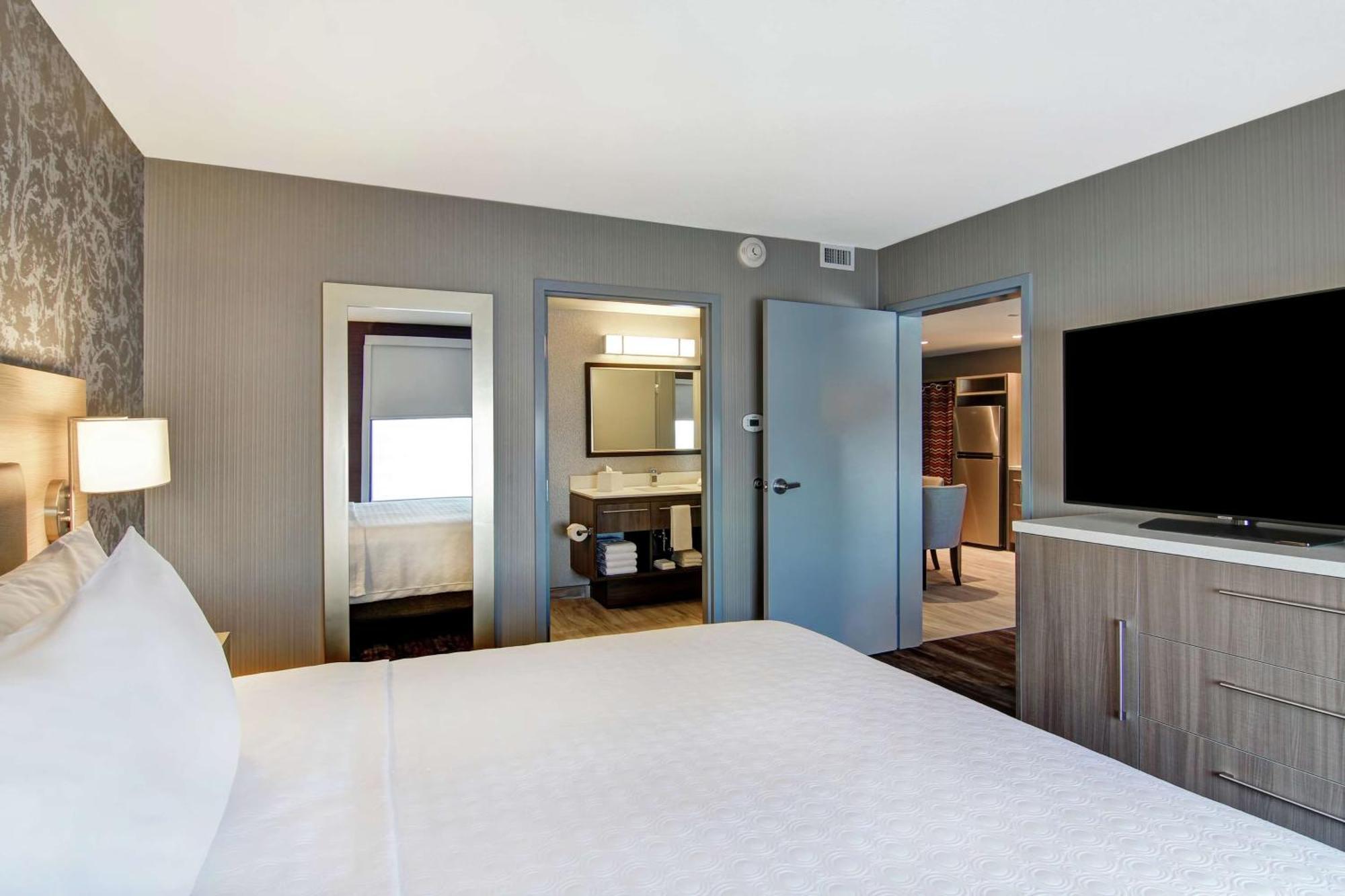 Home2 Suites By Hilton Edmonton South Esterno foto