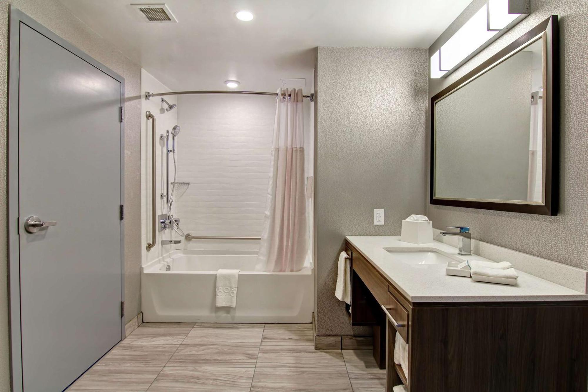 Home2 Suites By Hilton Edmonton South Esterno foto